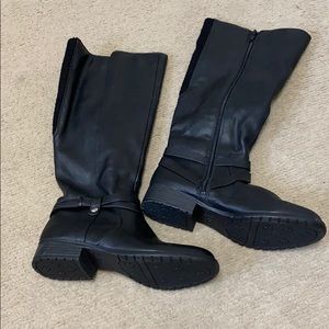 NEVER WORN BLACK BOOTS